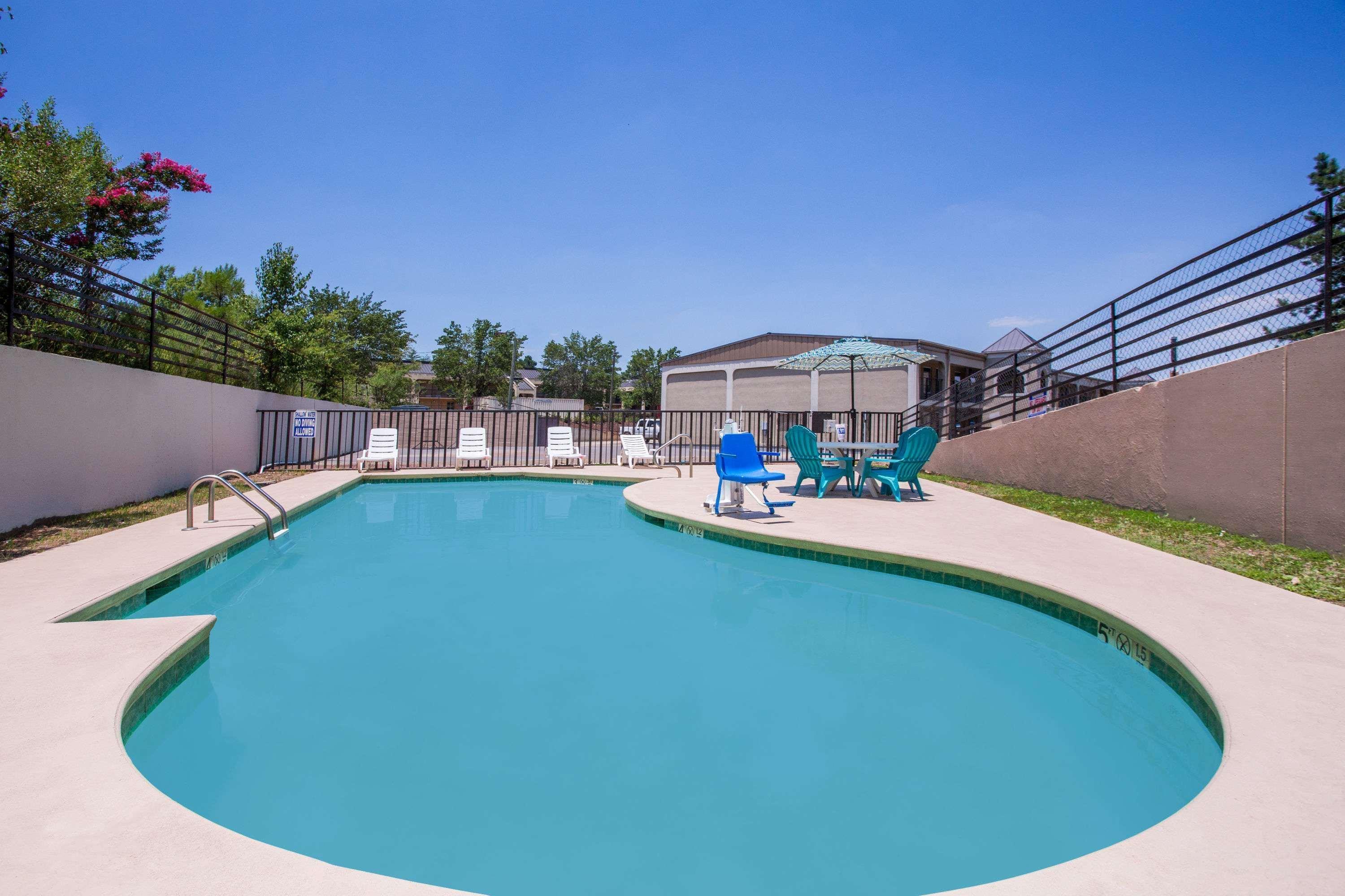 Super 8 By Wyndham Augusta Exterior foto
