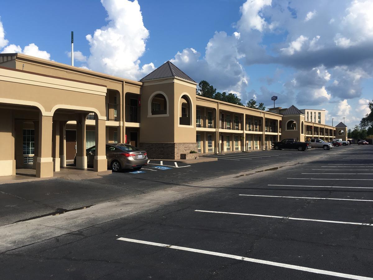 Super 8 By Wyndham Augusta Exterior foto